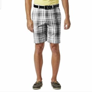 Haggar Cool 18 Pro Men's Black Plaid Stretch Quick Dry UV Protection Shorts 42W